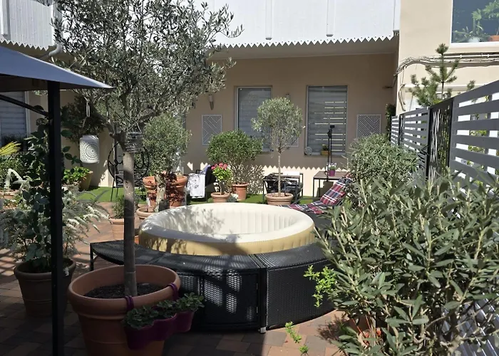 - Boutique Design In *