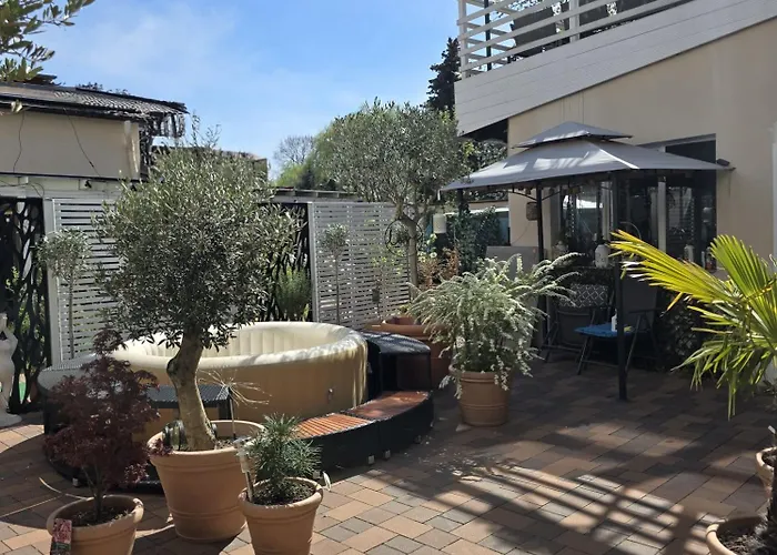 - Boutique Design In